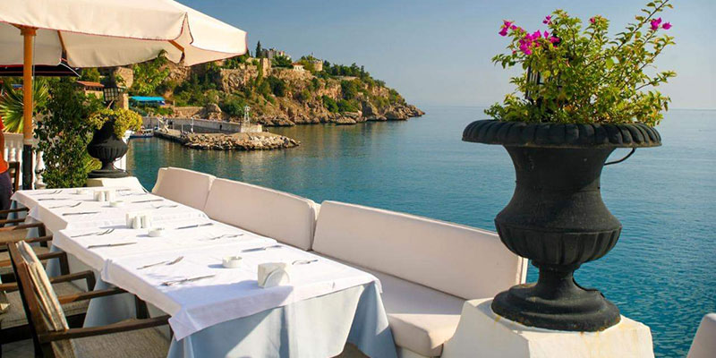 بهترین و معروف ترین غذاهای دریایی رستوران های ساحلی آنتالیا