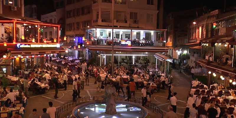 محله Kumkapi- یکی از بهترین جاهای دیدنی استانبول در شب