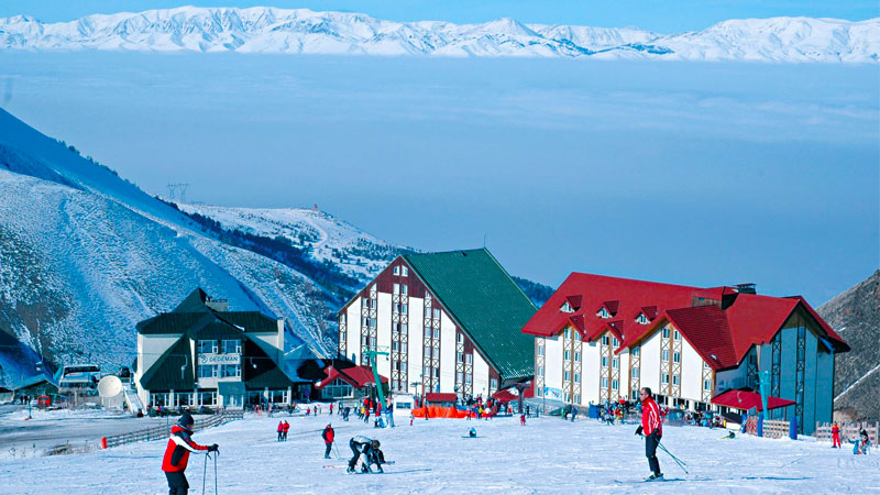 اسکی روی برف، جذاب‌ترین تفریحات زمستانی در آنتالیا